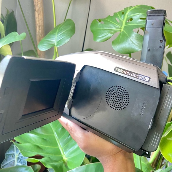 Panasonic PV-L352D Palmcorder VHS-C 700x Digital Zoom Camcorder UNTESTED - Picture 9 of 14